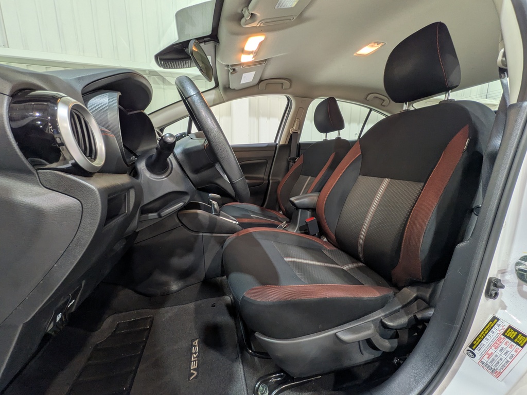 Nissan Versa 2023