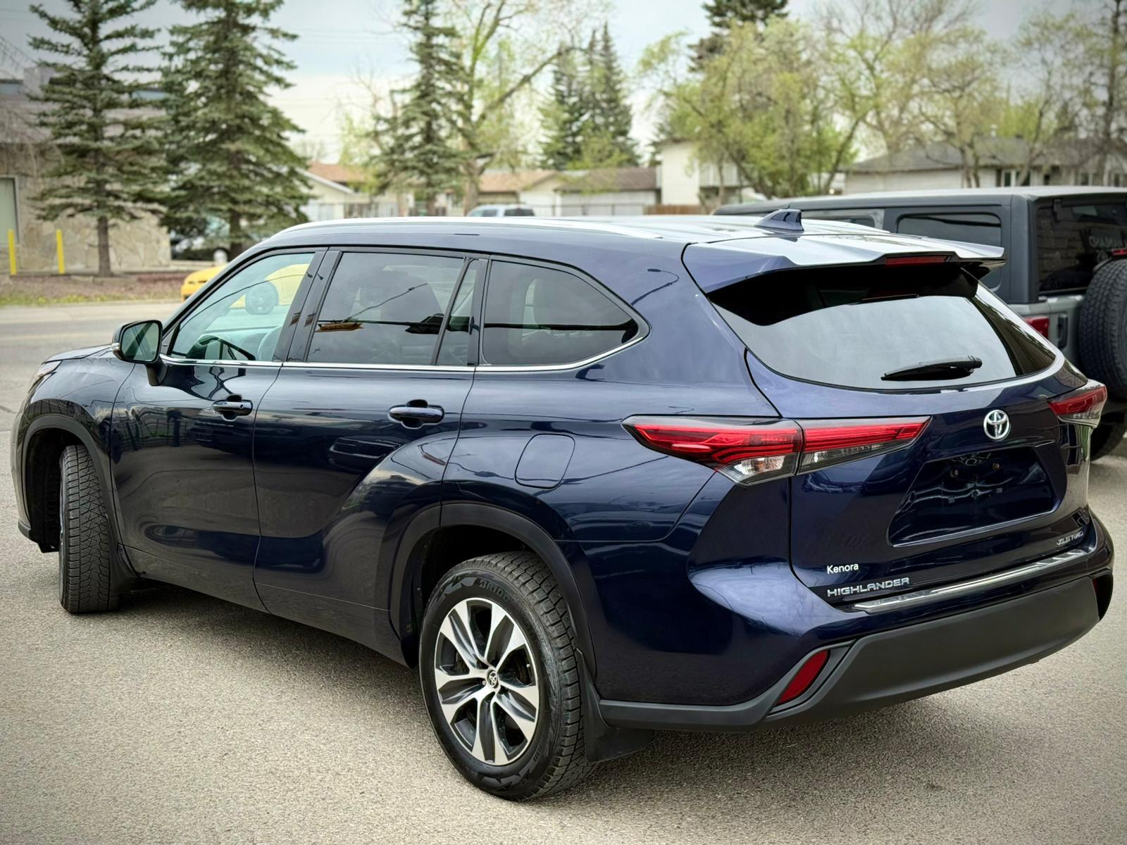 2021 Toyota Highlander — view 6
