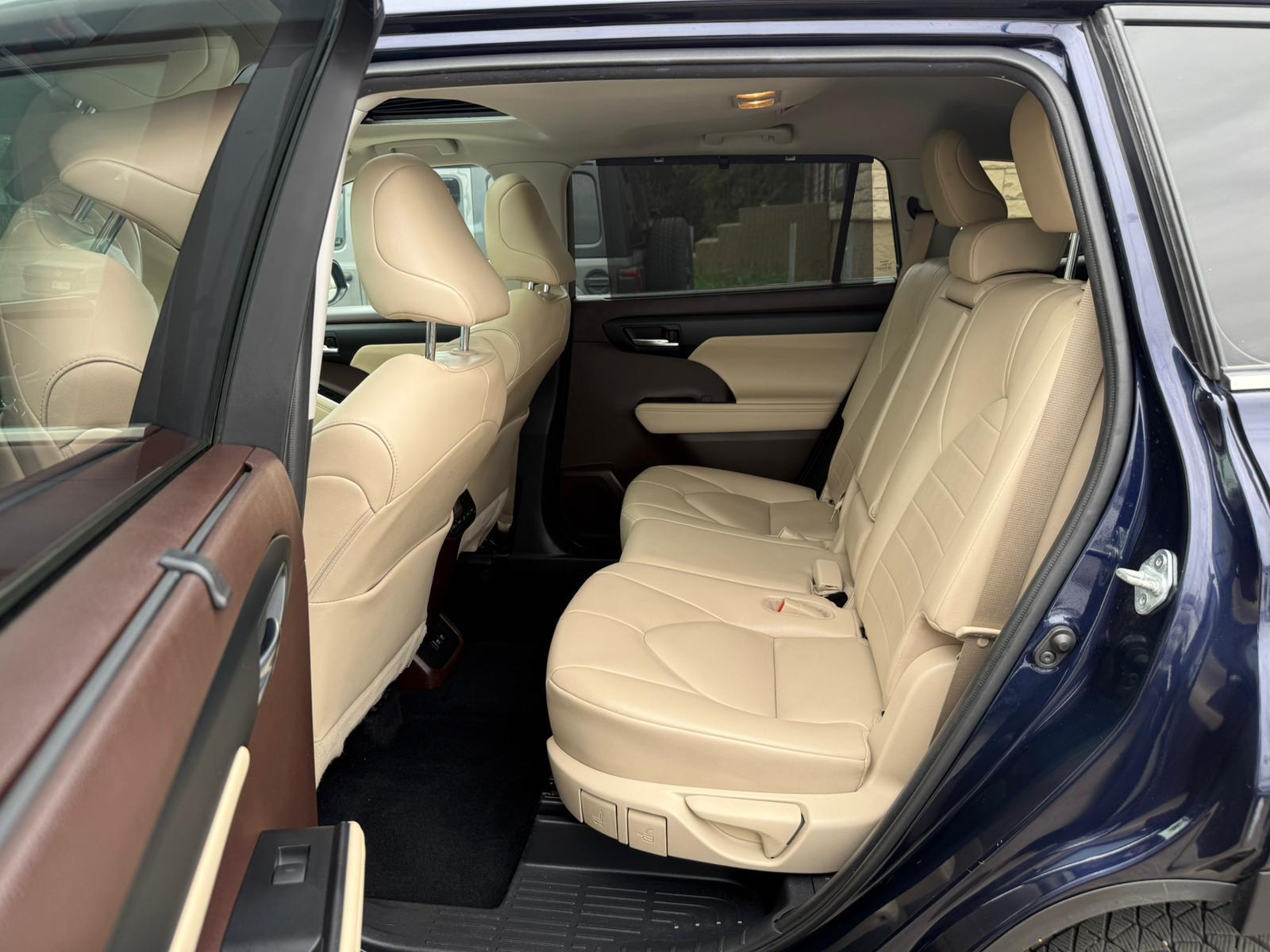 2021 Toyota Highlander — view 10