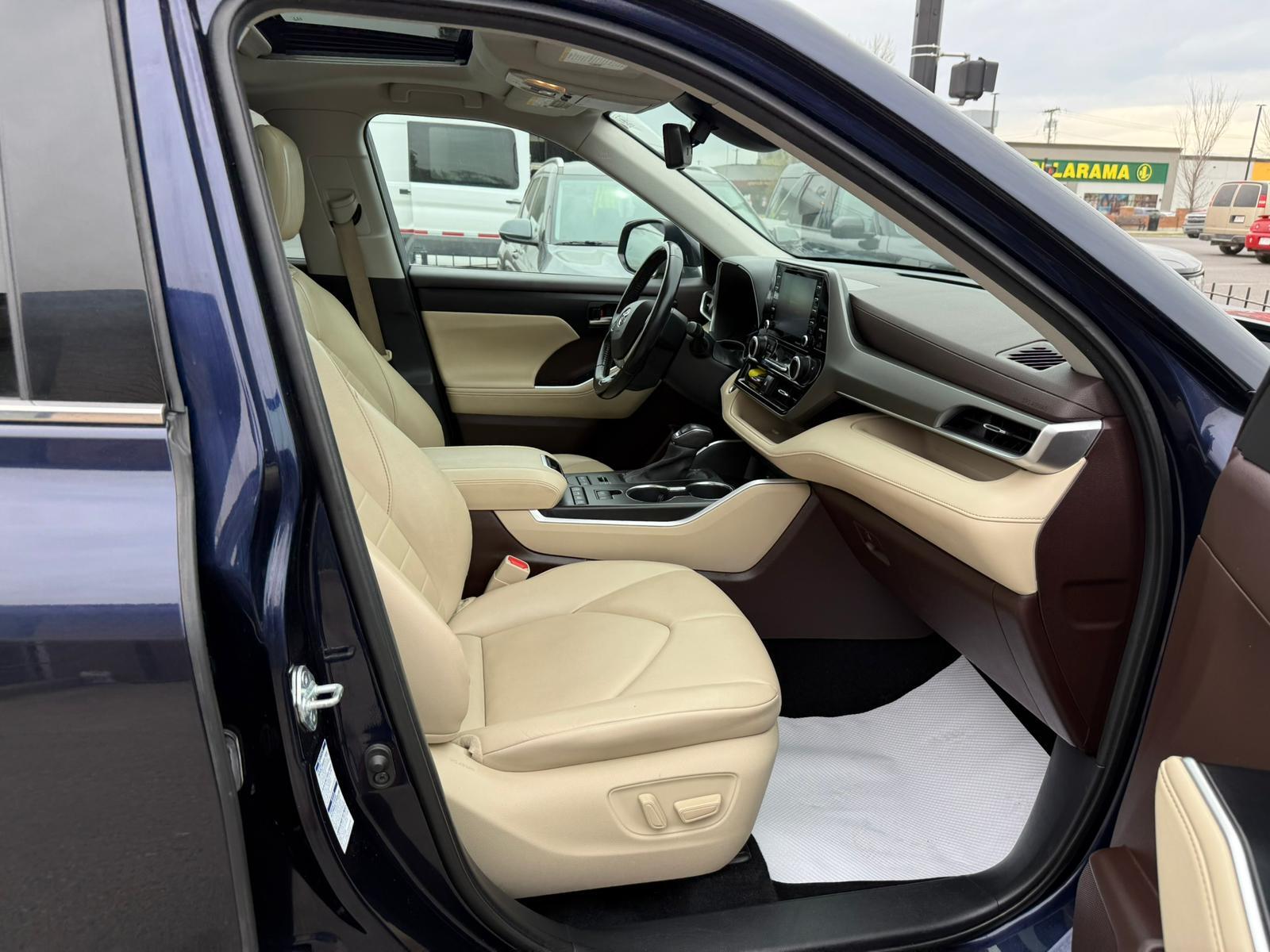 2021 Toyota Highlander — view 8