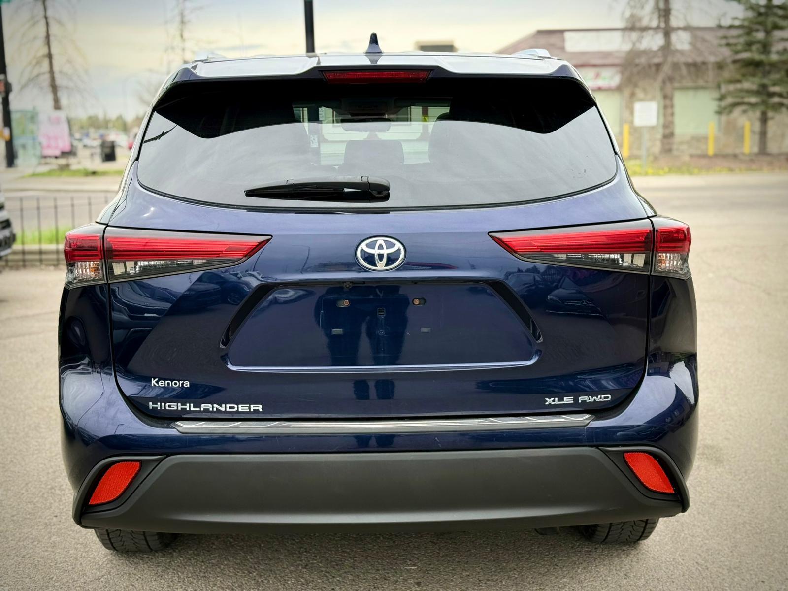 2021 Toyota Highlander — view 5