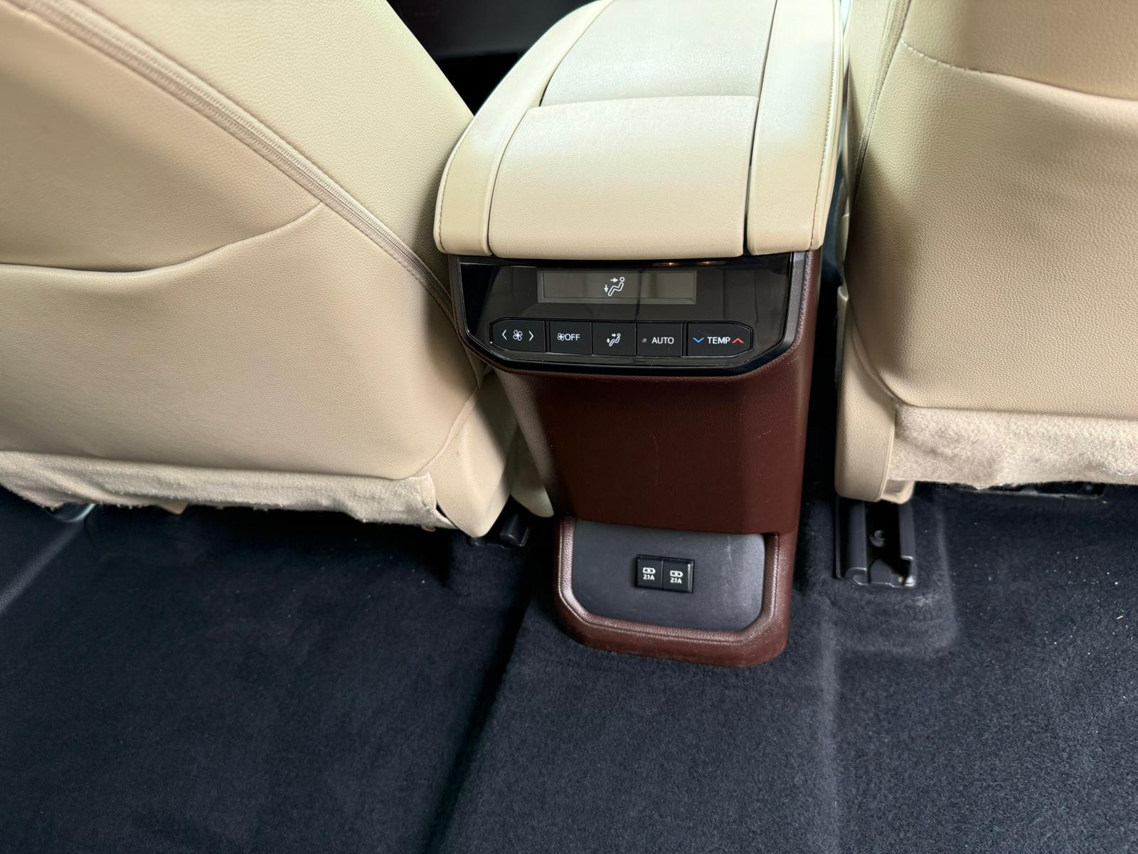 2021 Toyota Highlander — view 13