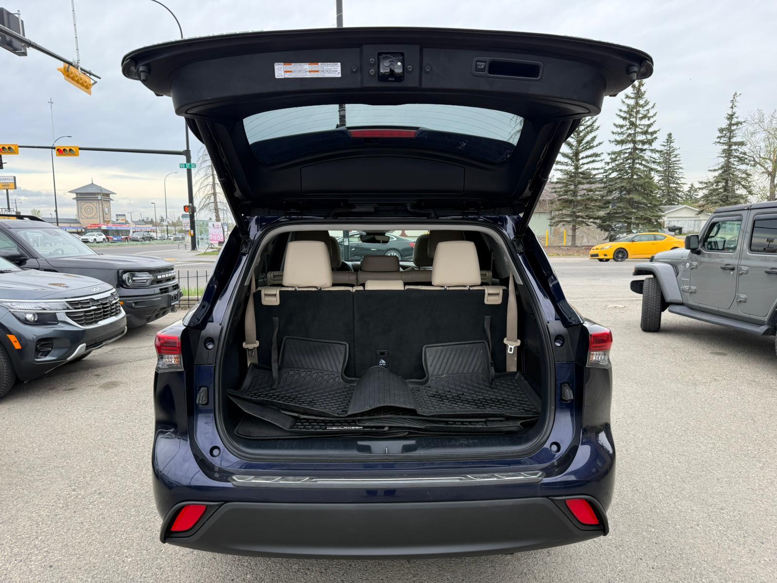 2021 Toyota Highlander — view 16
