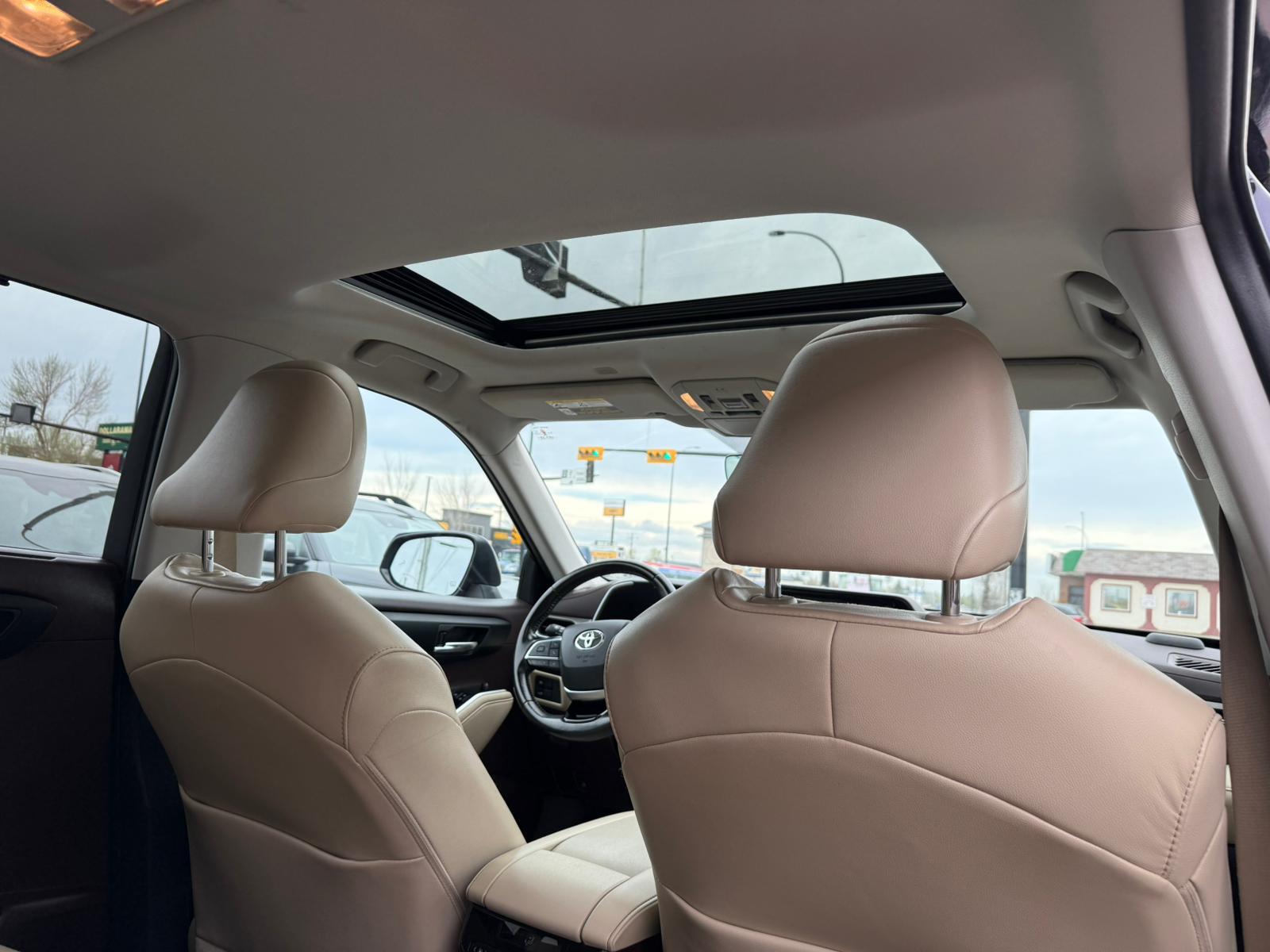 2021 Toyota Highlander — view 14