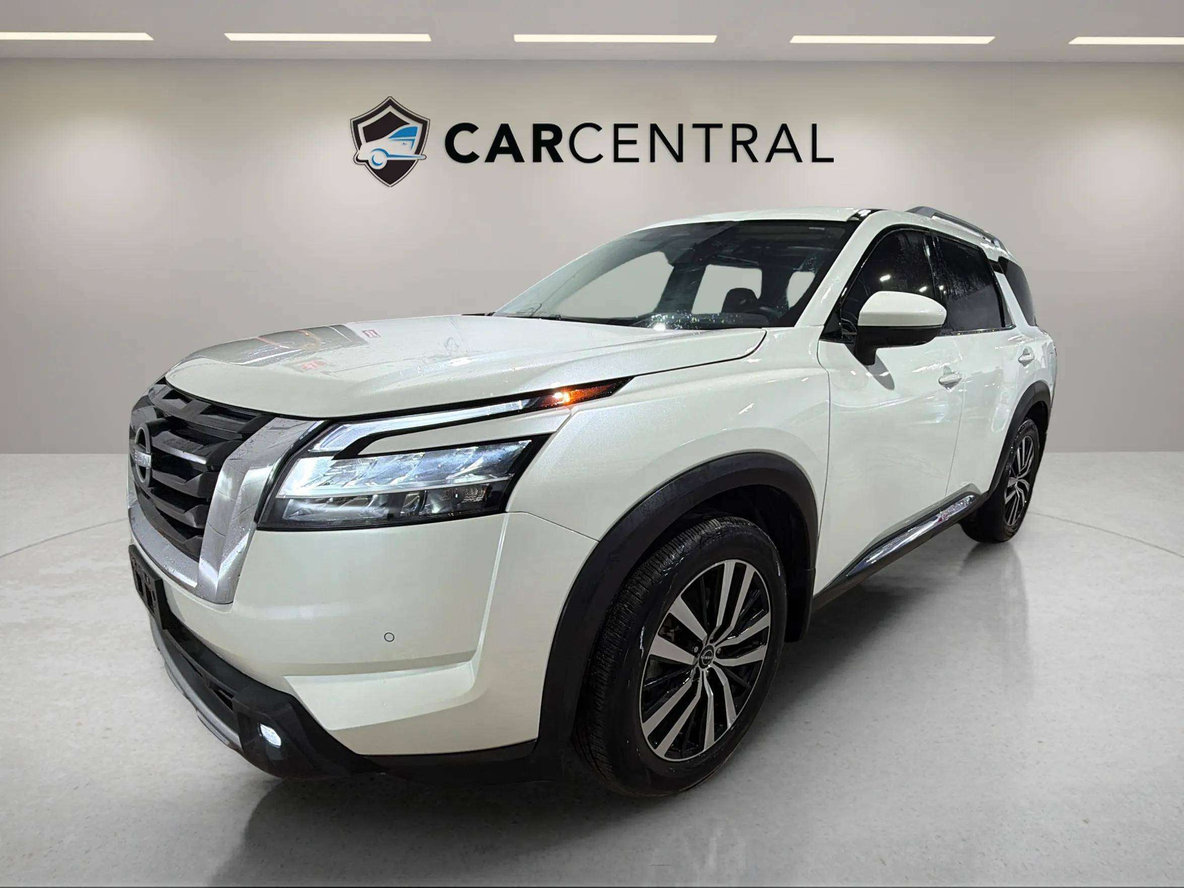White 2024 Nissan Pathfinder Platinum 4WD SUV / Crossover All-Wheel Drive 9-Speed Automatic