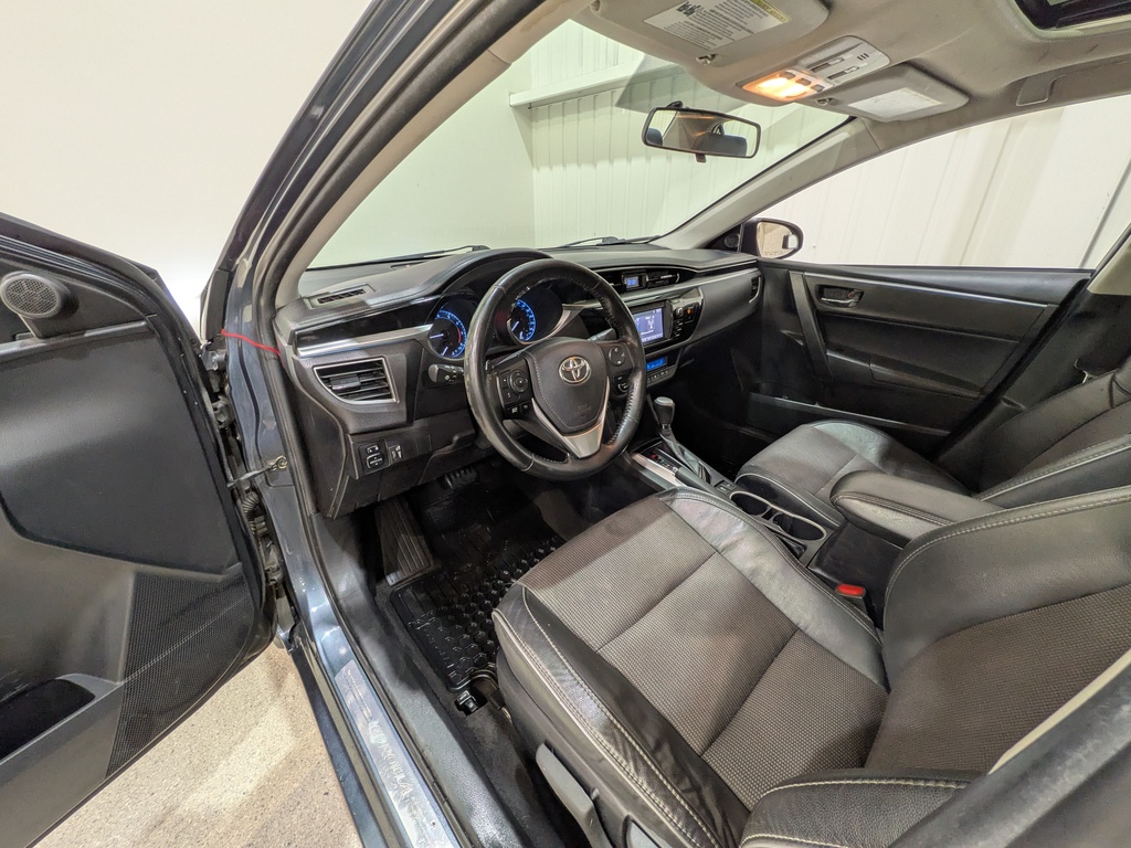 Toyota Corolla 2015