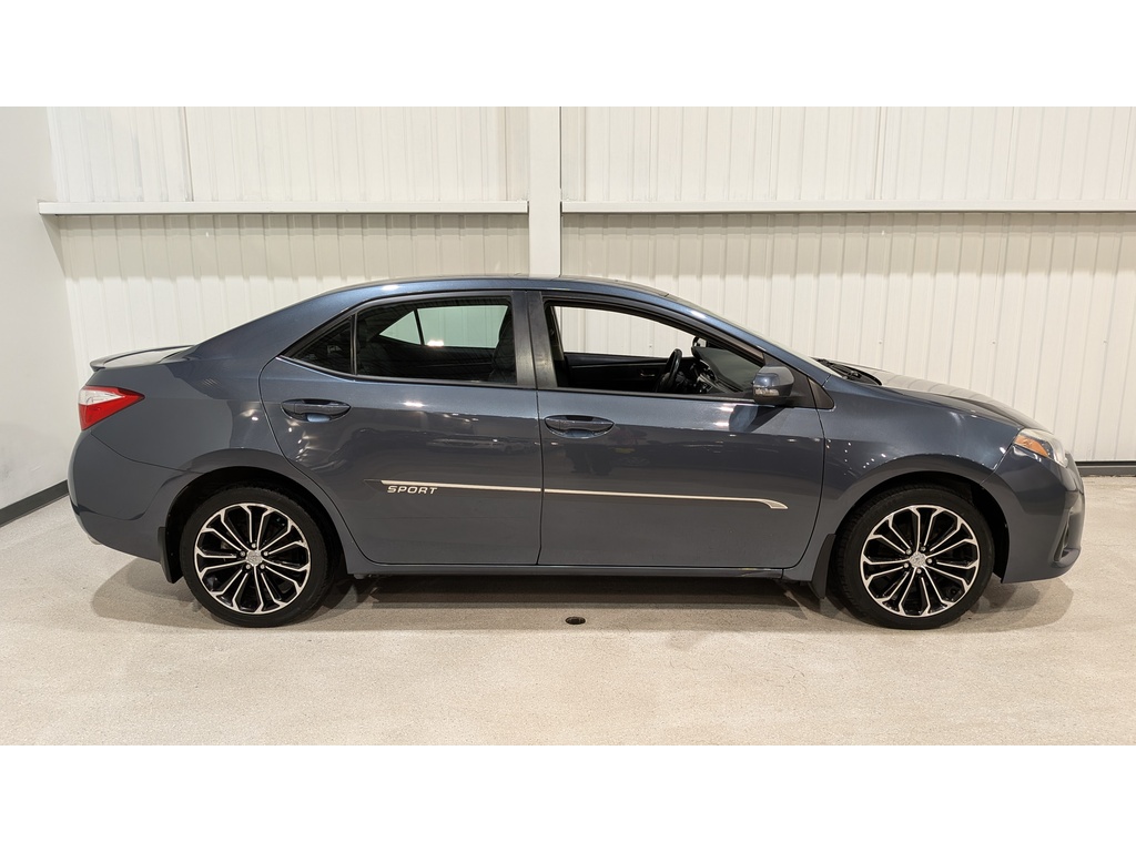 Toyota Corolla 2015