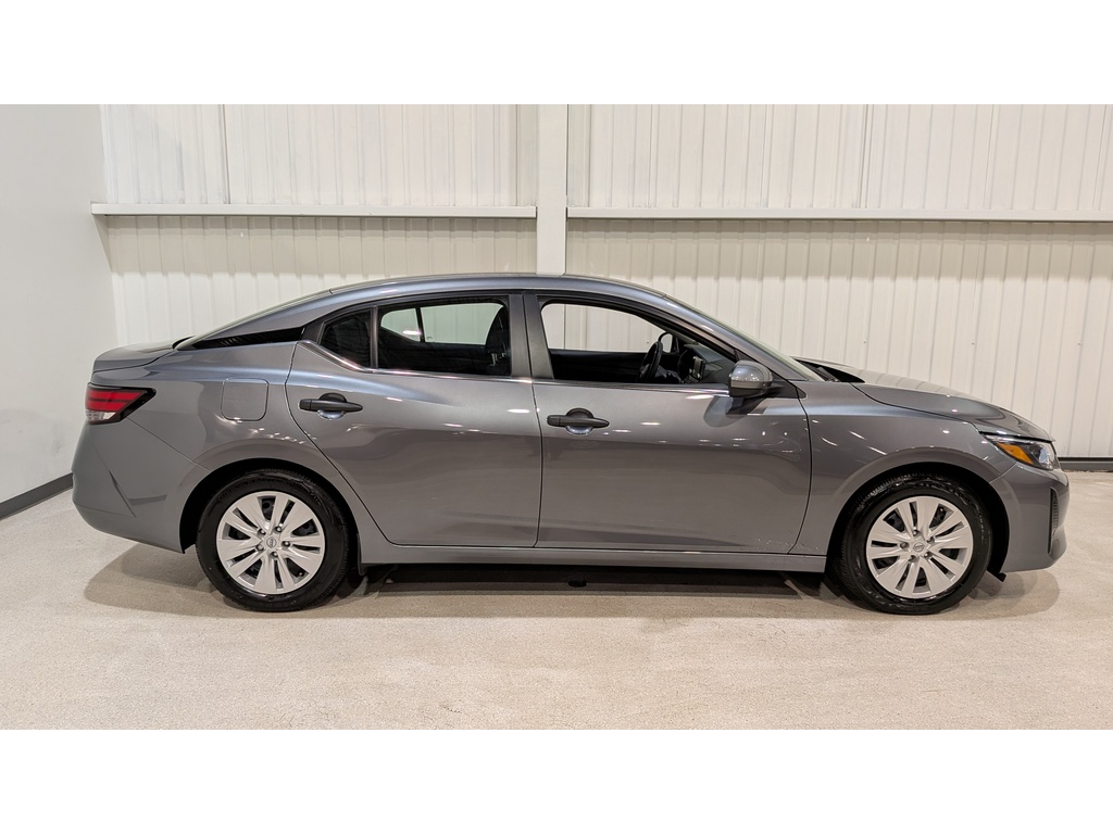 Nissan Sentra 2024