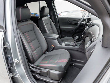 used 2024 Chevrolet Equinox car, priced at $25,901