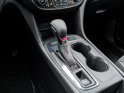 used 2024 Chevrolet Equinox car, priced at $25,901