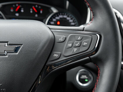used 2024 Chevrolet Equinox car, priced at $25,901