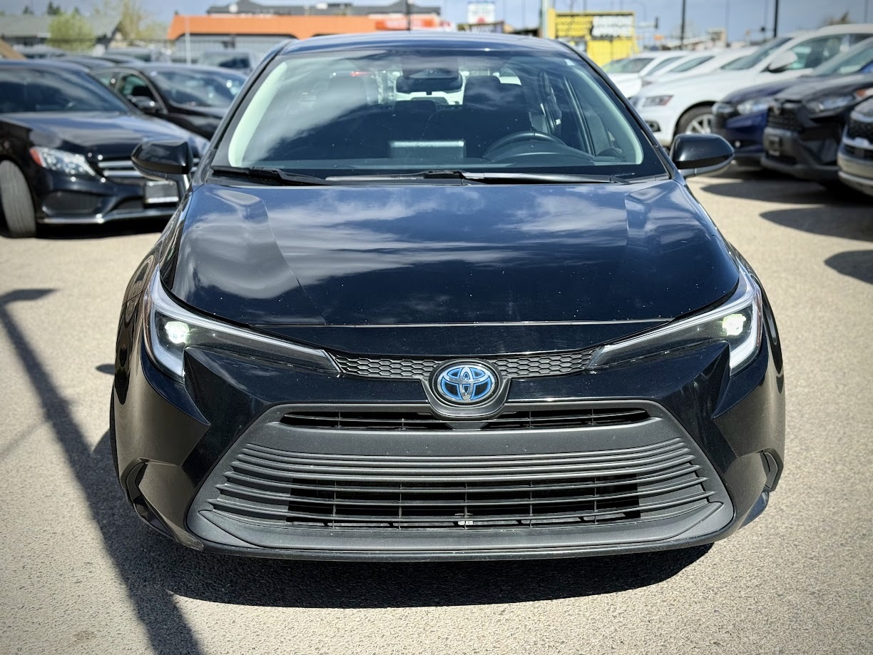 2023 Toyota Corolla — view 2