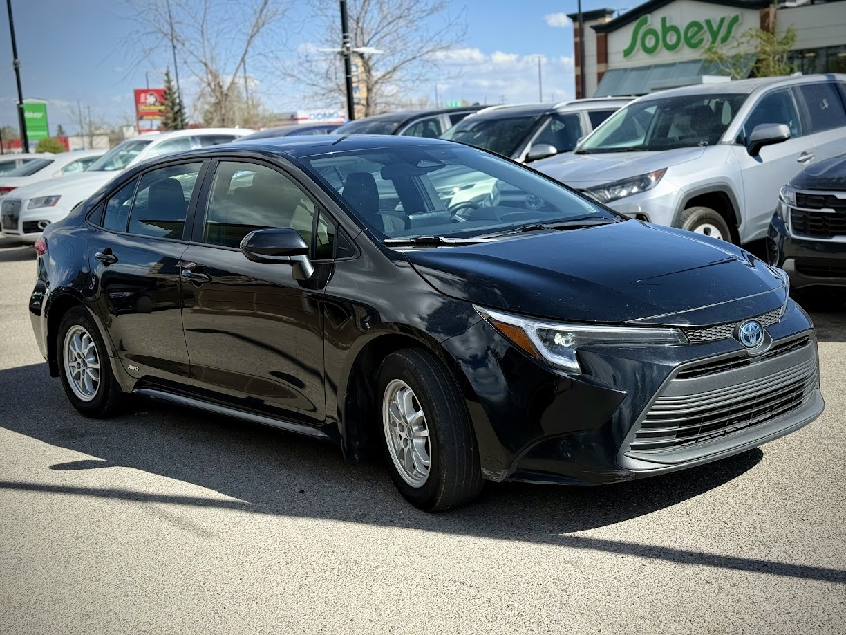 2023 Toyota Corolla — view 3