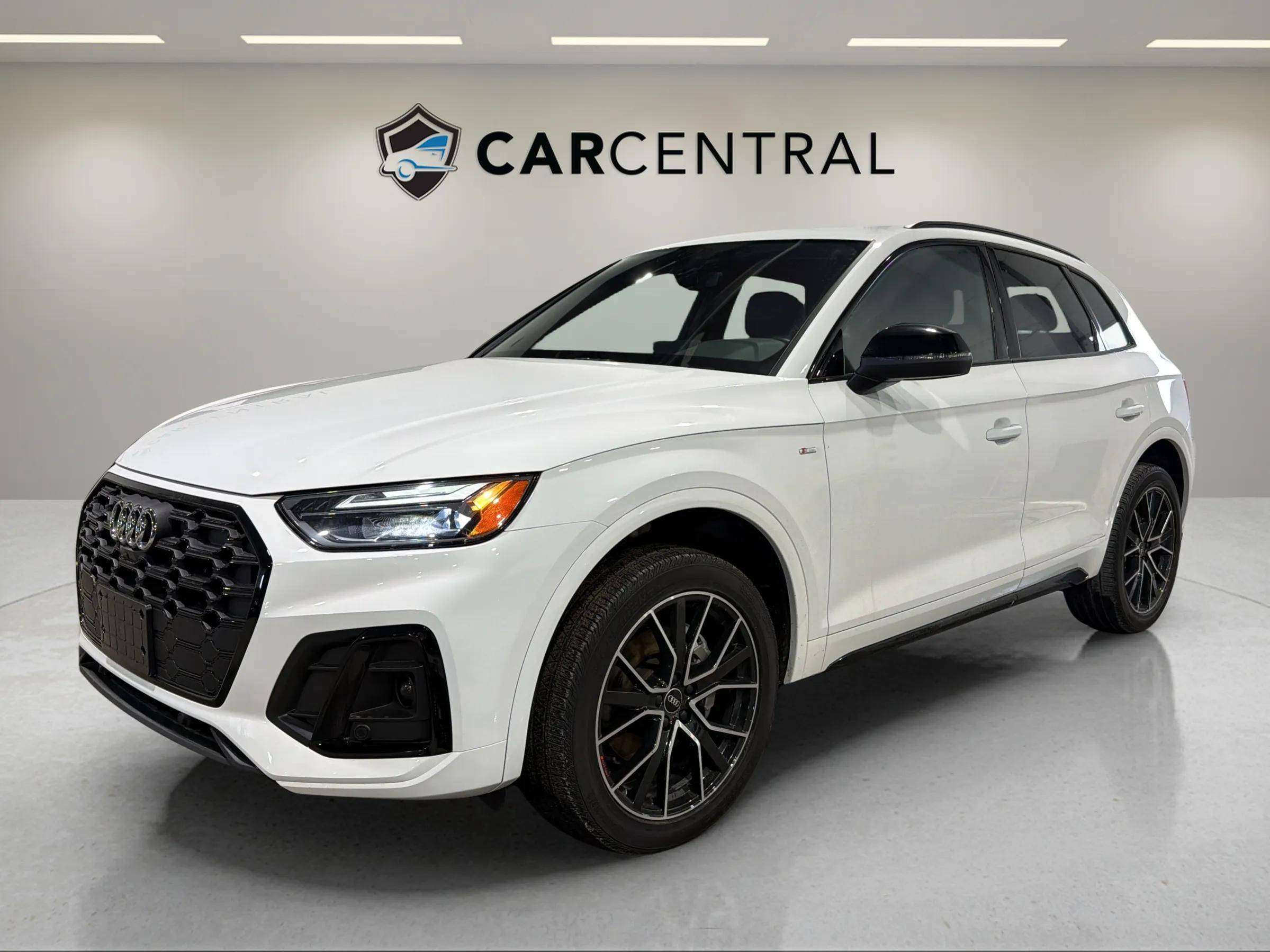 White 2022 Audi Q5 quattro Premium Plus S Line 45 TFSI SUV / Crossover All-Wheel Drive Automatic