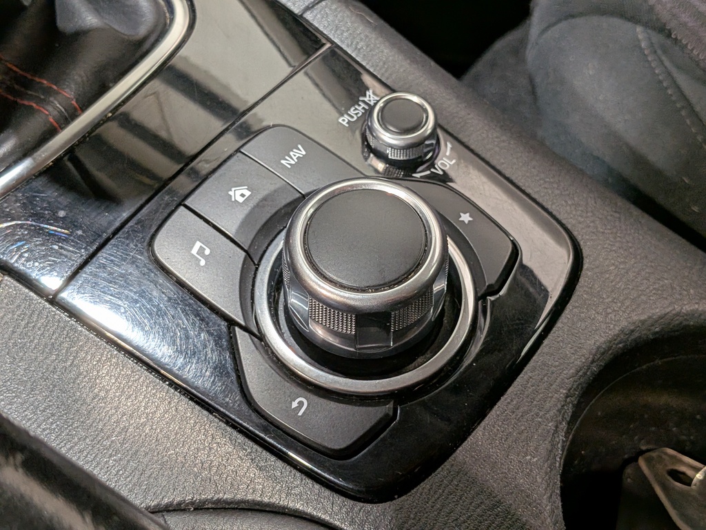 Mazda Mazda3 2015