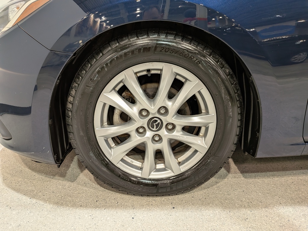 Mazda Mazda3 2015