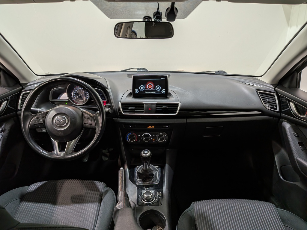 Mazda Mazda3 2015