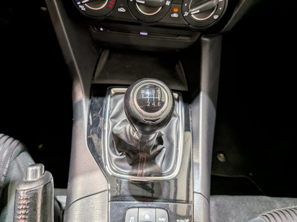 Mazda Mazda3 2015