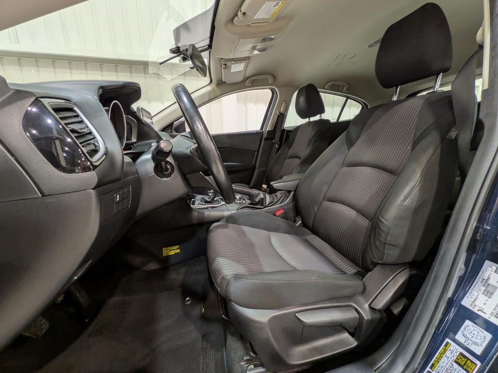 Mazda Mazda3 2015