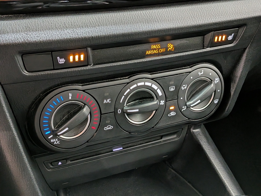 Mazda Mazda3 2015