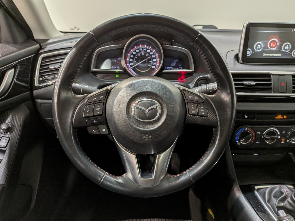Mazda Mazda3 2015