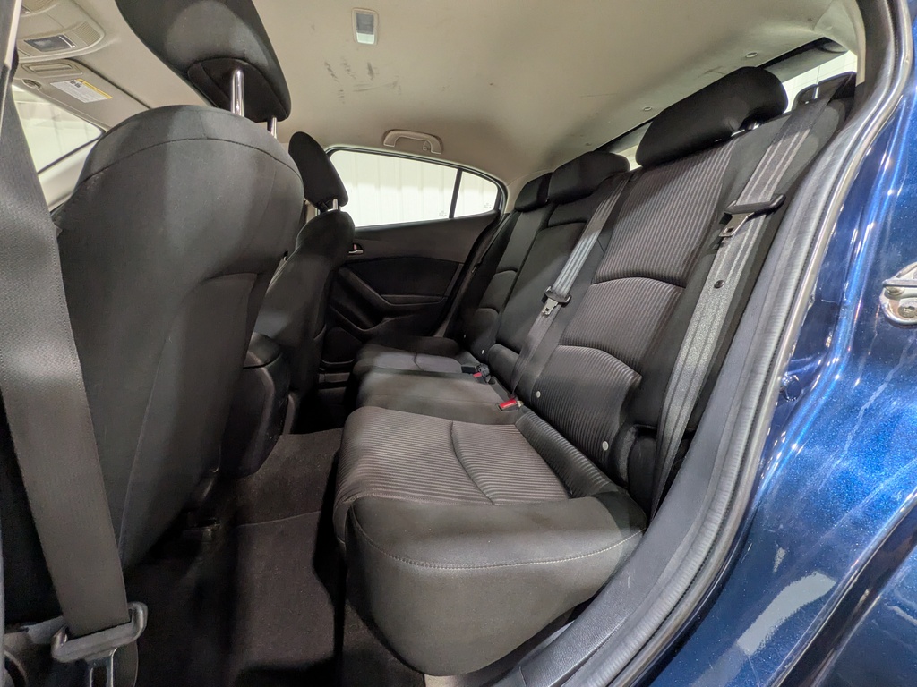 Mazda Mazda3 2015