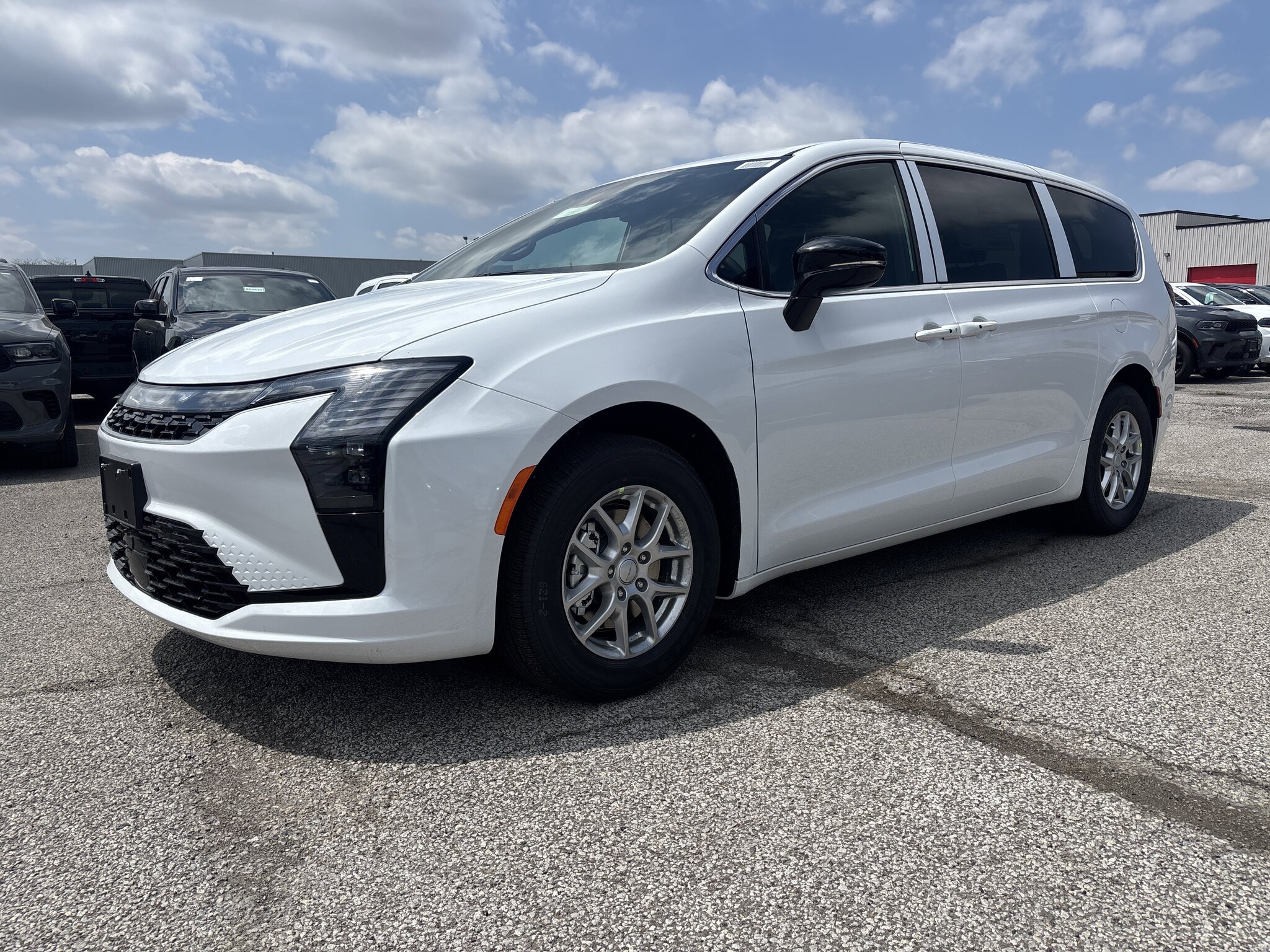 2027 Chrysler Pacifica Select FWD Van