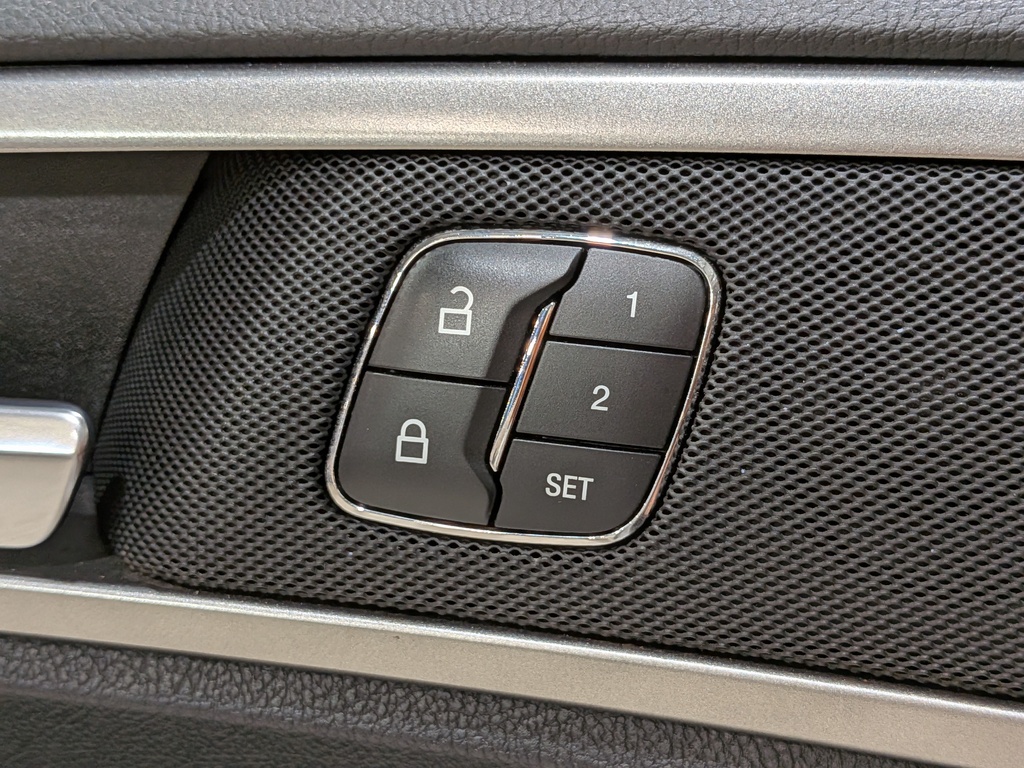 Ford Fusion Energi 2020