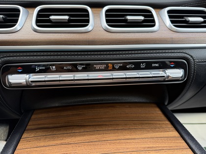 used 2022 Mercedes-Benz GLE car, priced at $58,950