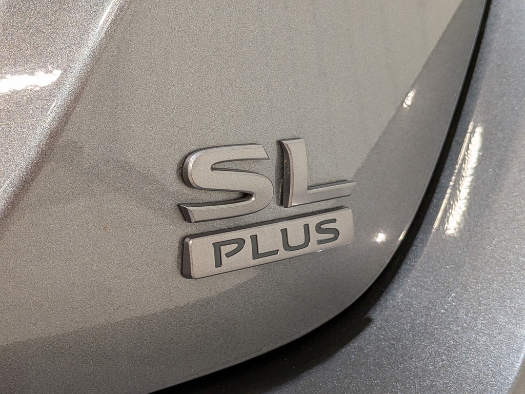 Nissan LEAF 2023