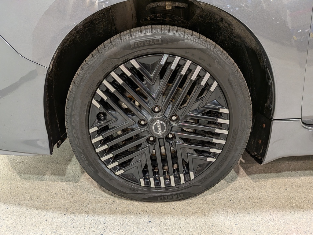 Nissan LEAF 2023