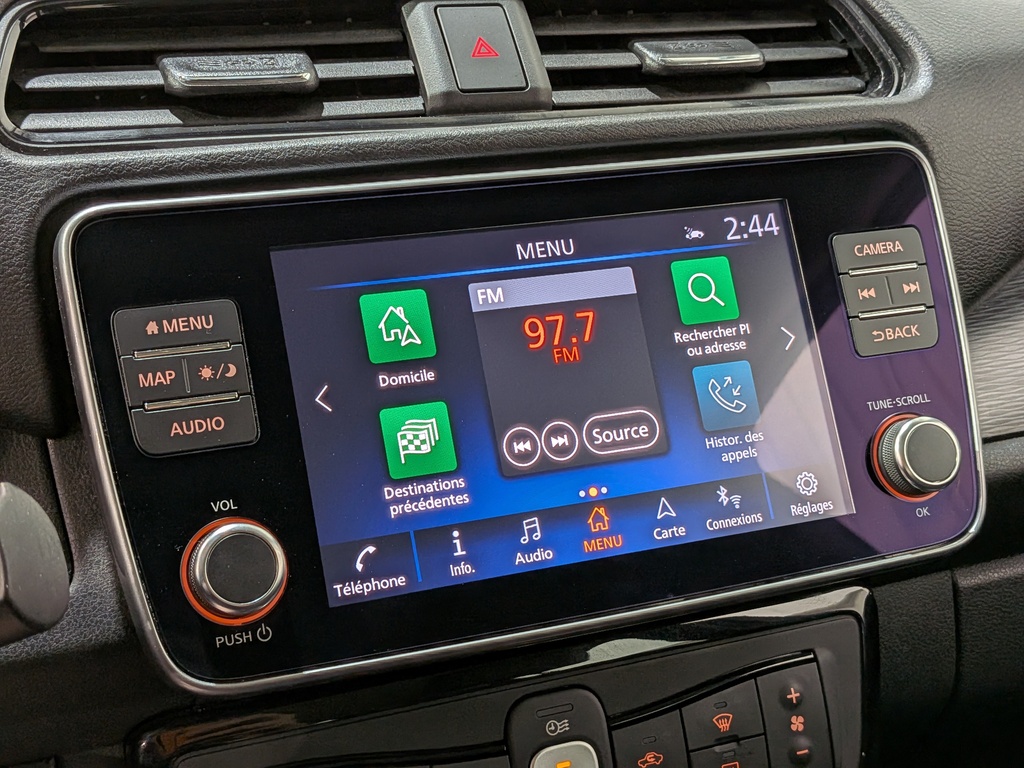 Nissan LEAF 2023