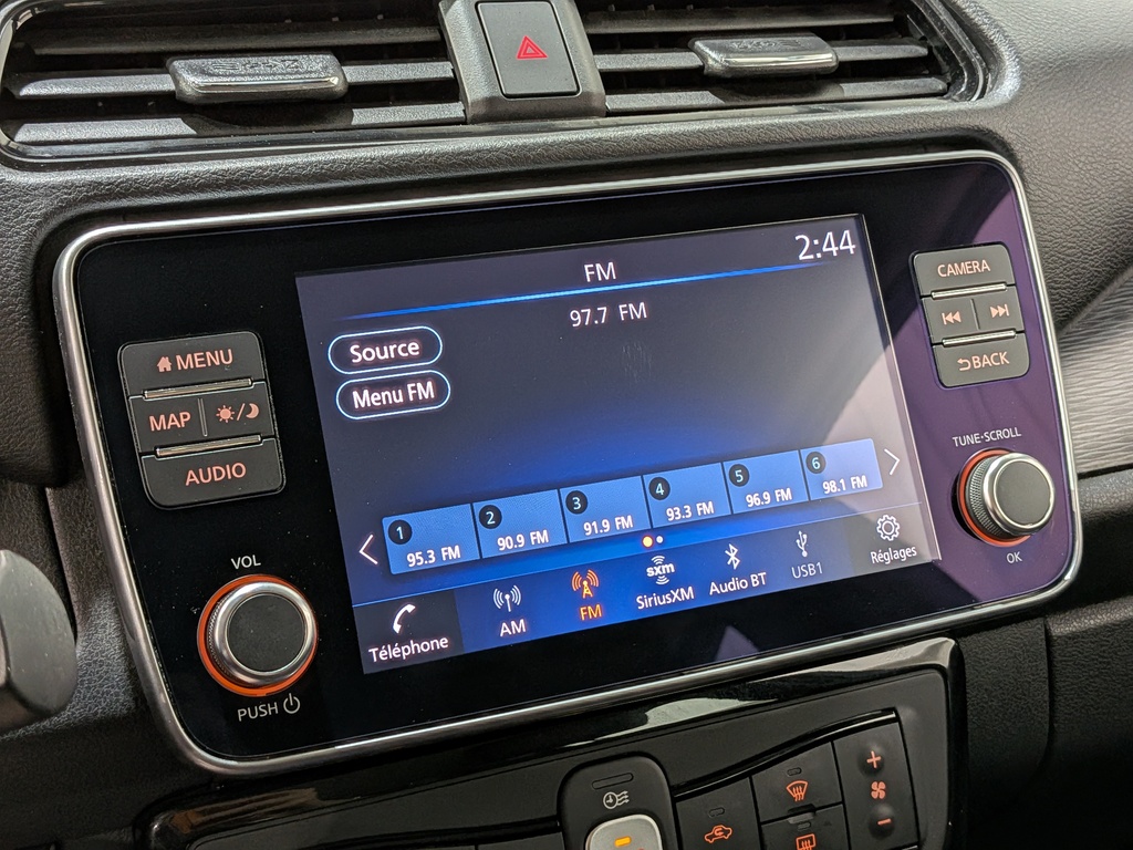 Nissan LEAF 2023