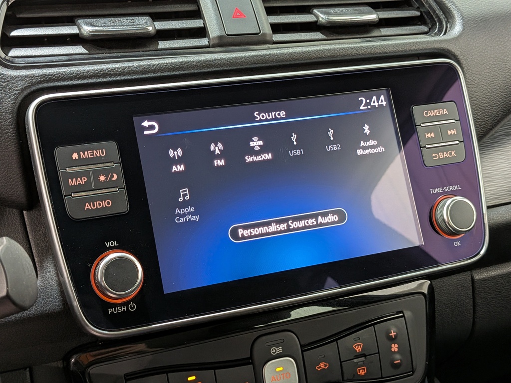 Nissan LEAF 2023