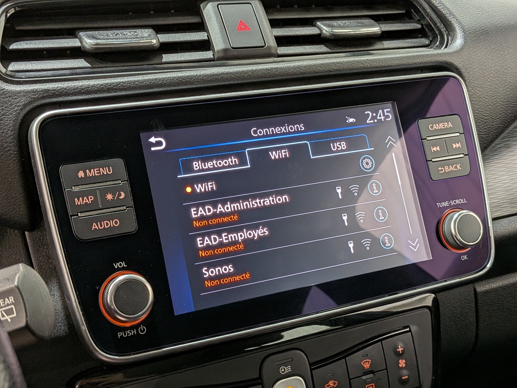 Nissan LEAF 2023