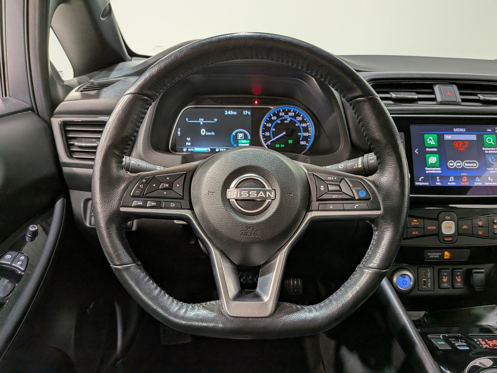 Nissan LEAF 2023