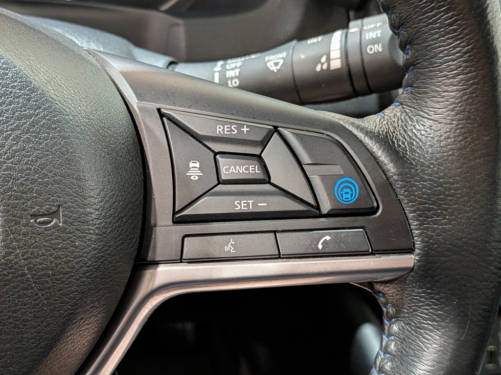 Nissan LEAF 2023