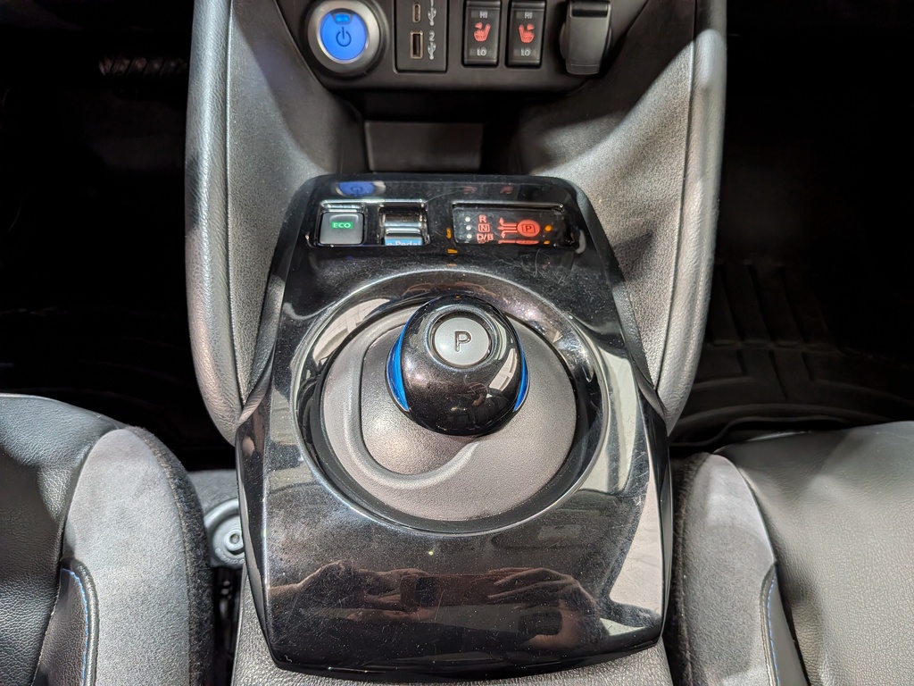 Nissan LEAF 2023
