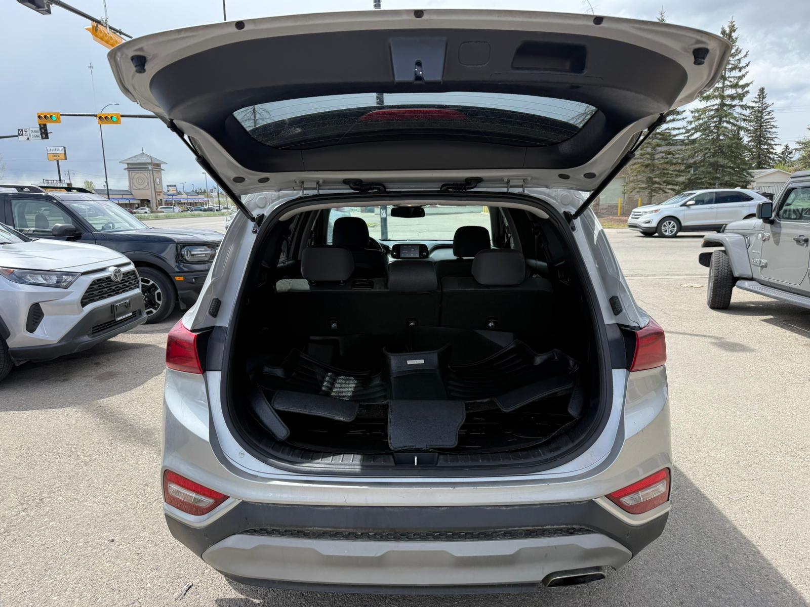 2020 Hyundai Santa Fe — view 6