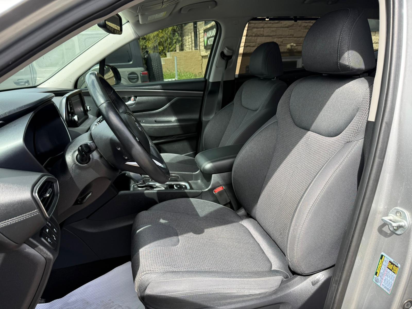 2020 Hyundai Santa Fe — view 9