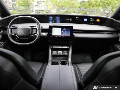used 2025 Lincoln Nautilus car, priced at $58,800