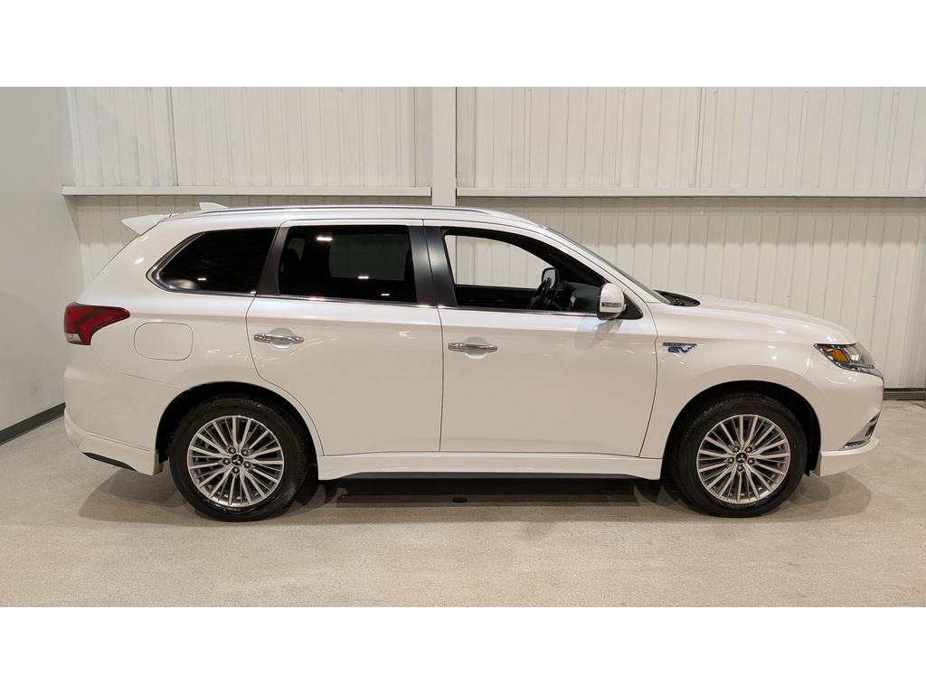 Mitsubishi Outlander PHEV 2020