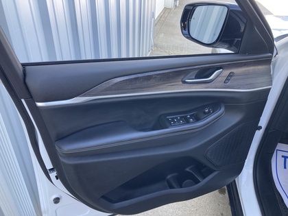 used 2023 Jeep Grand Cherokee car, priced at $37,800