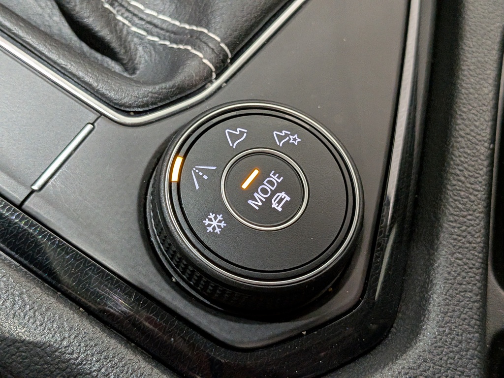 Volkswagen Taos 2025