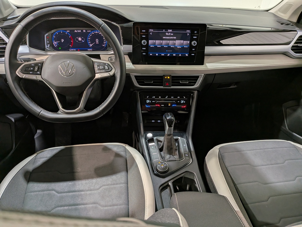 Volkswagen Taos 2025