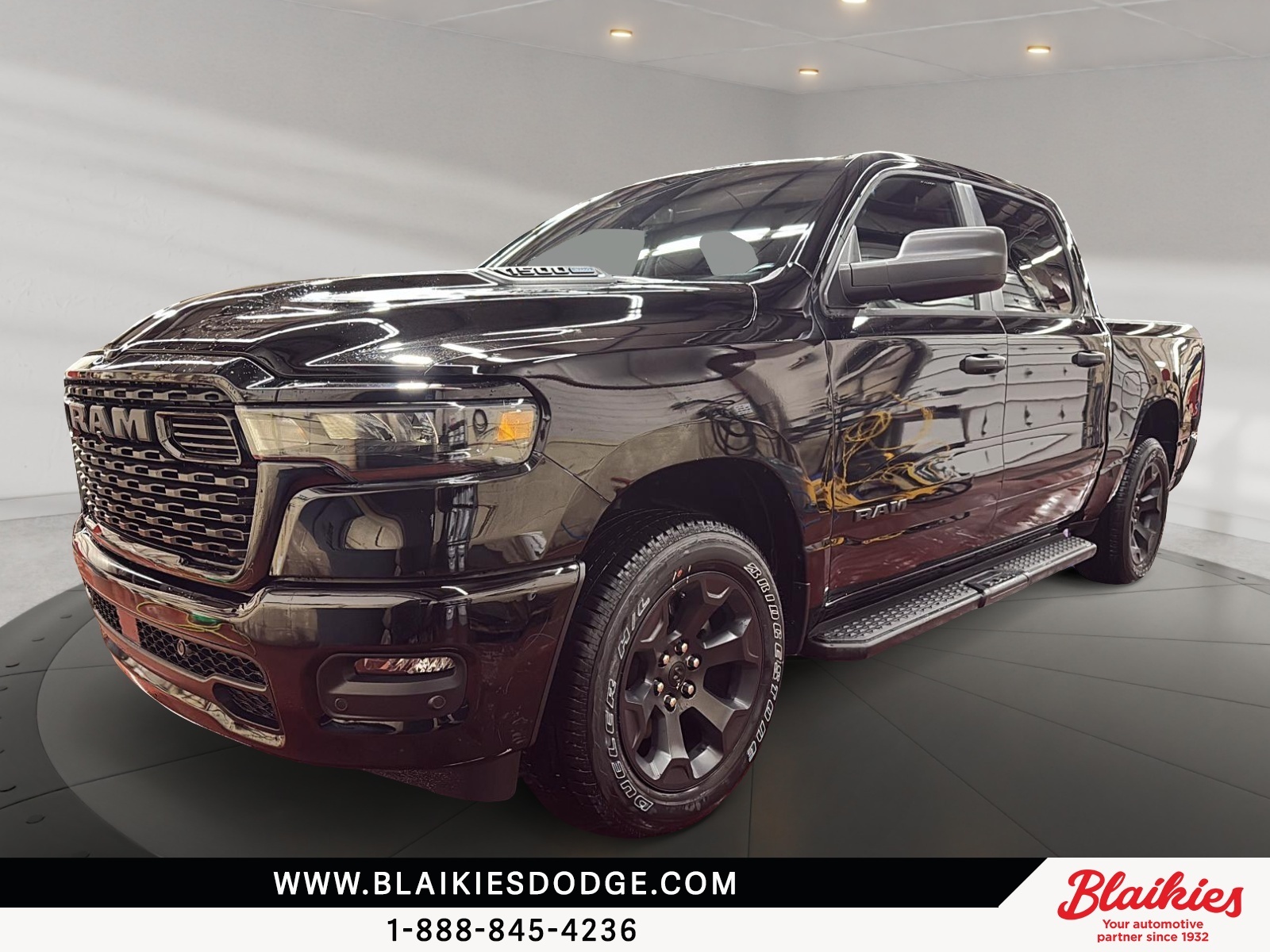 2026 RAM 1500 Express Crew Cab 4WD
