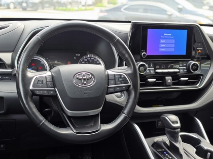 used 2023 Toyota Highlander car, priced at $46,995