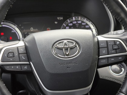 used 2023 Toyota Highlander car, priced at $46,995