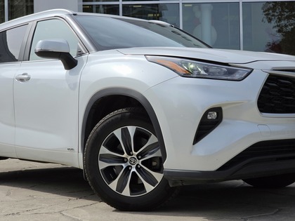 used 2023 Toyota Highlander car, priced at $46,995