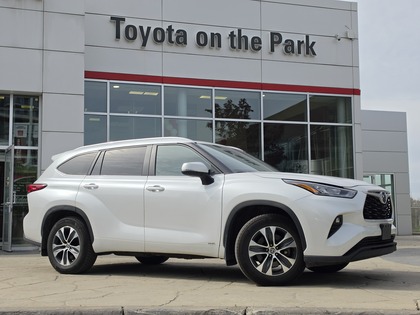 used 2023 Toyota Highlander car, priced at $46,995